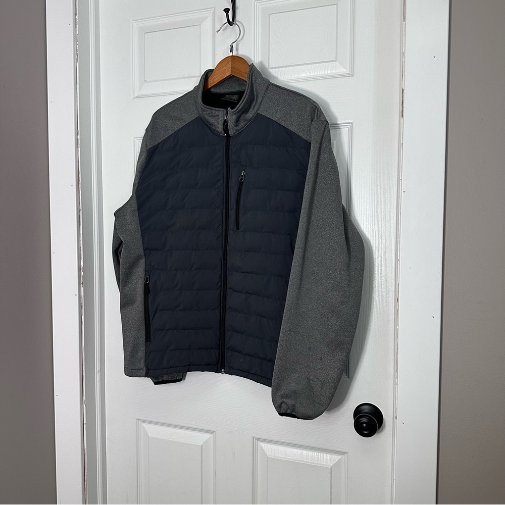 32 Degrees Men's Black and Gray Puffer Jacket